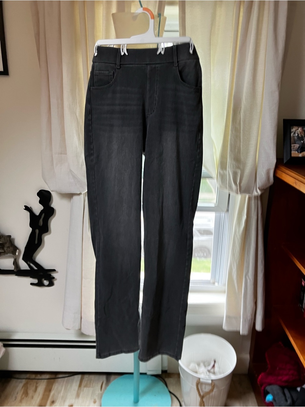 HALARA Women's Straight Leg Jeans in Dark Gray
